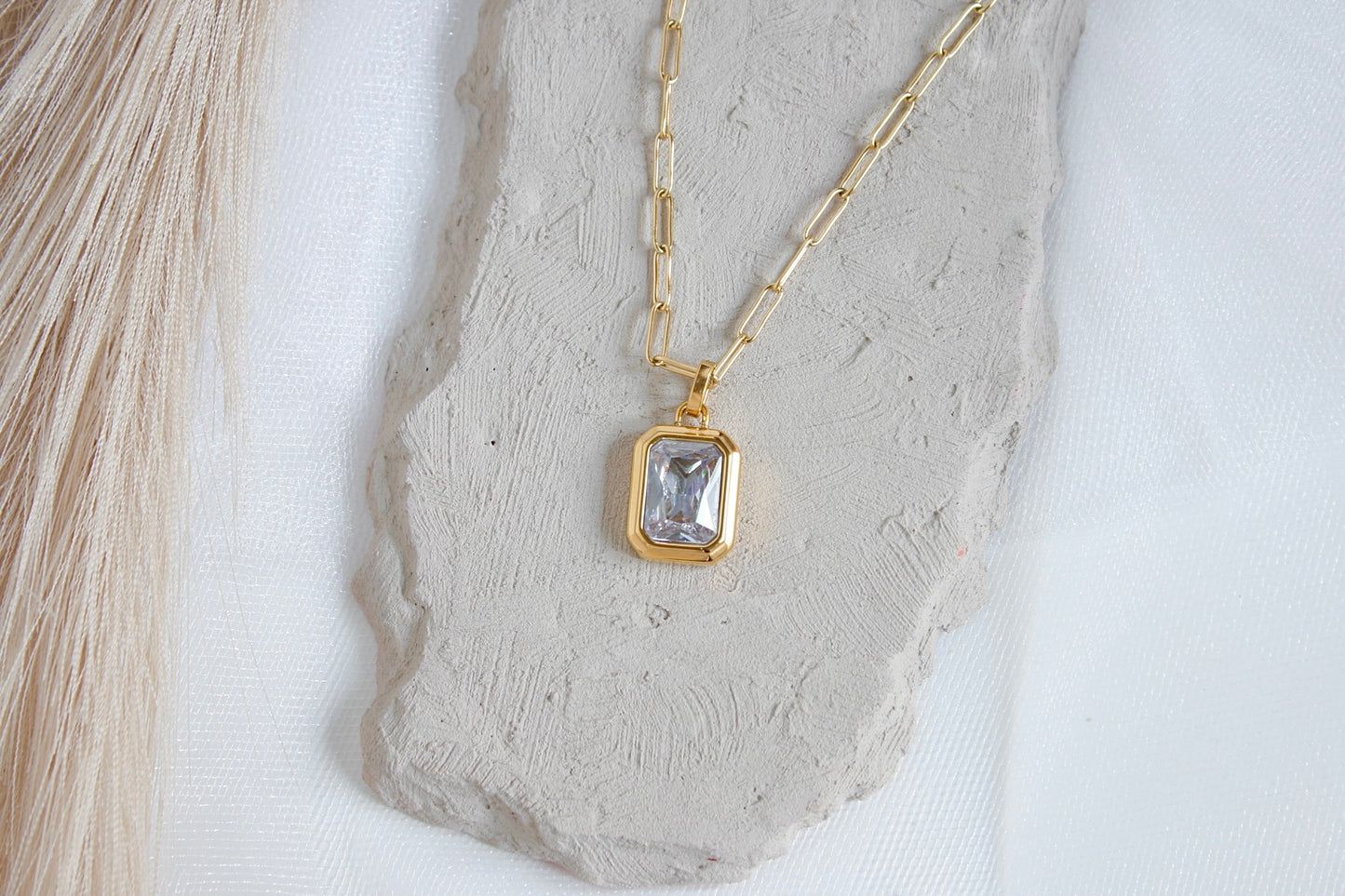 Clear zircon pendant gold paper clip chain necklace